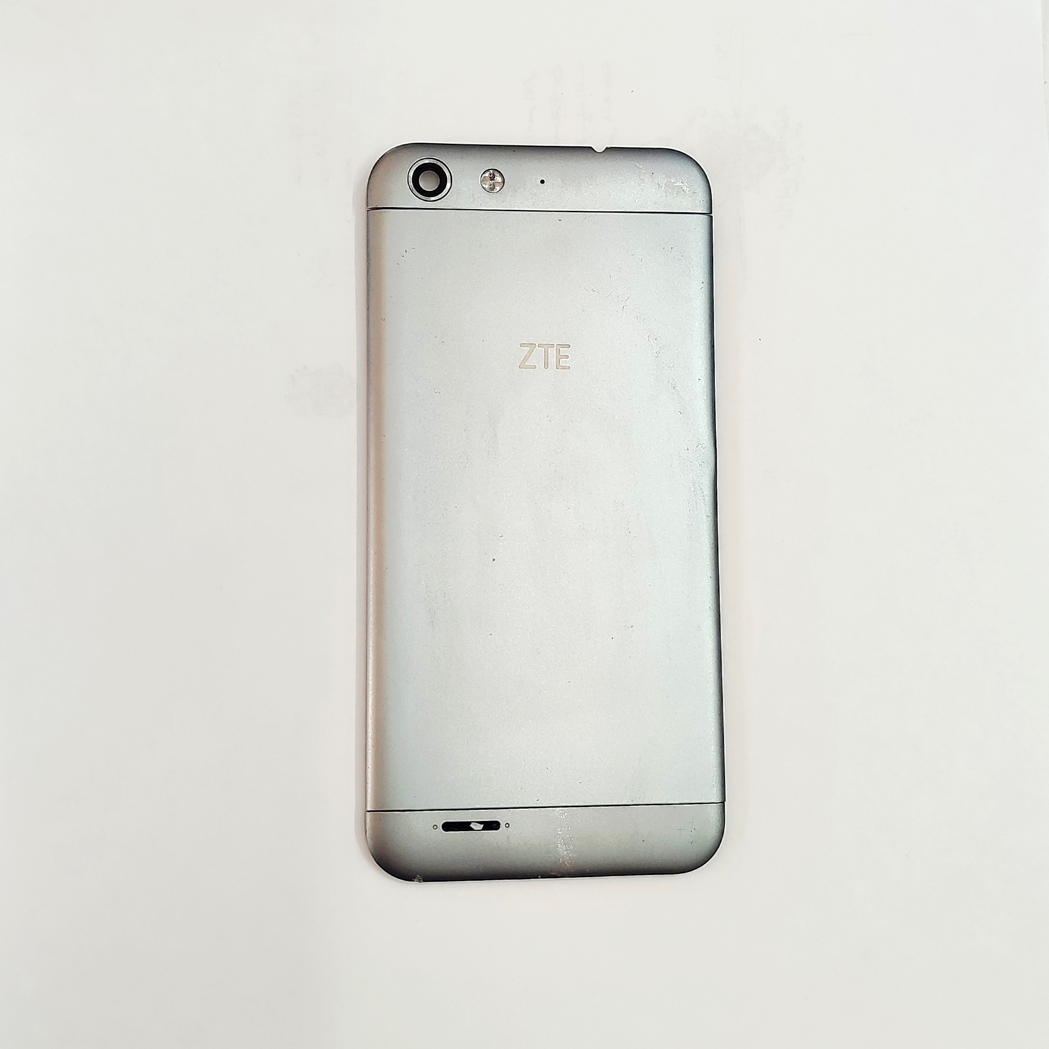 درب پشت گوشی مدل ZTE Blade V6