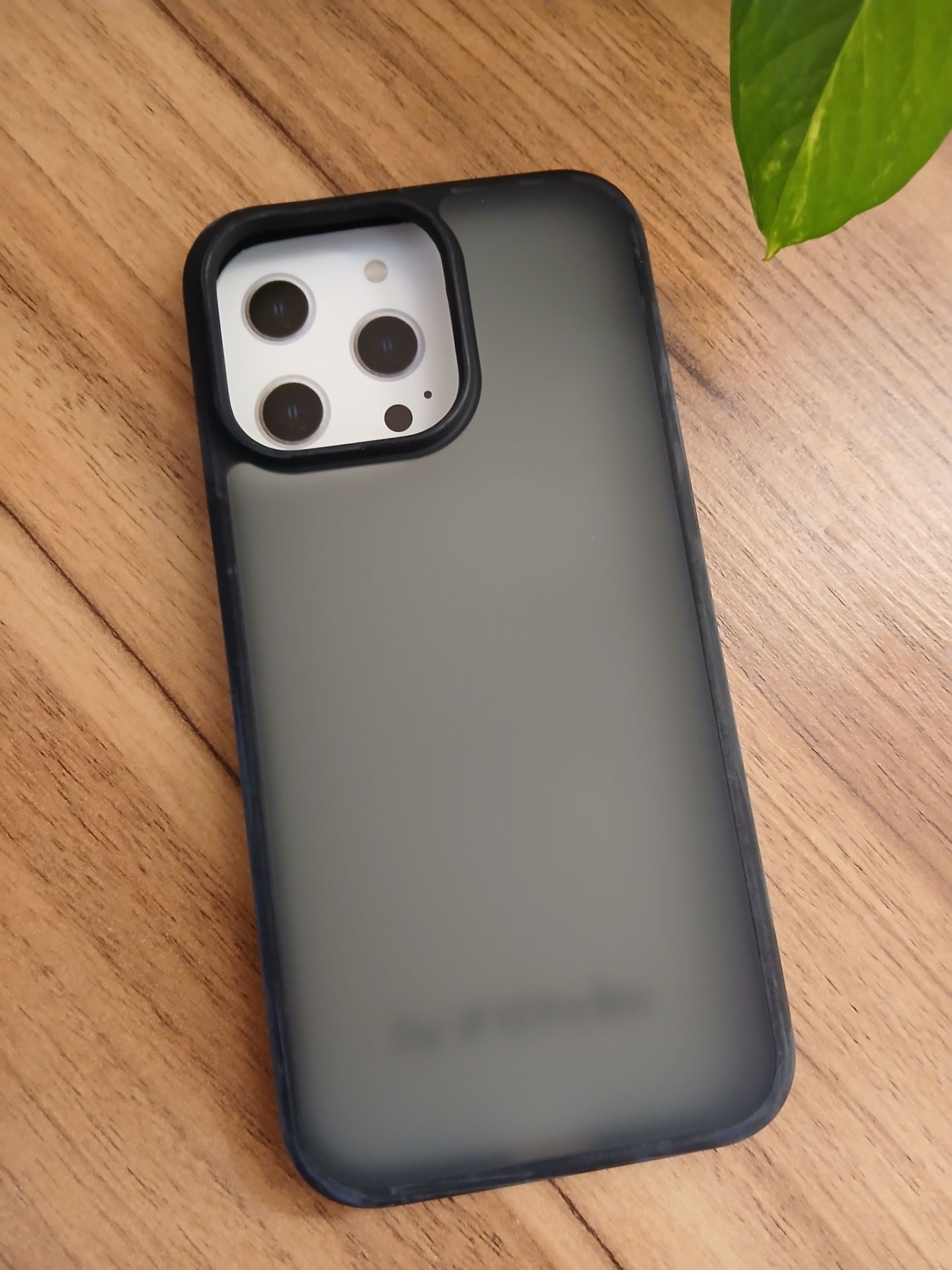 قاب طرح  مات دور مشکی iphone 15 promax