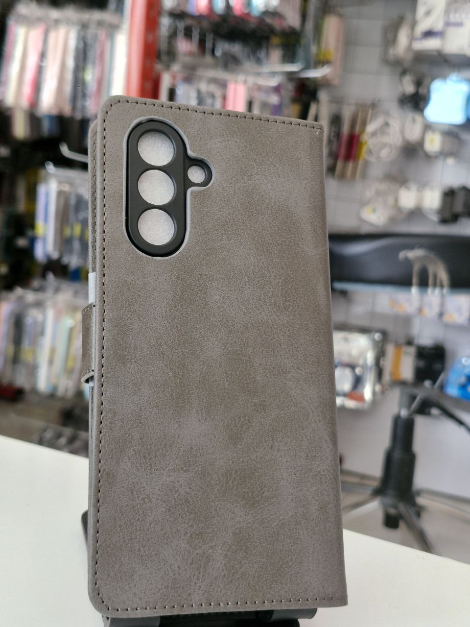 قاب کیفی مگنتی جاکارتی دار طوسی Samsung galaxy a26