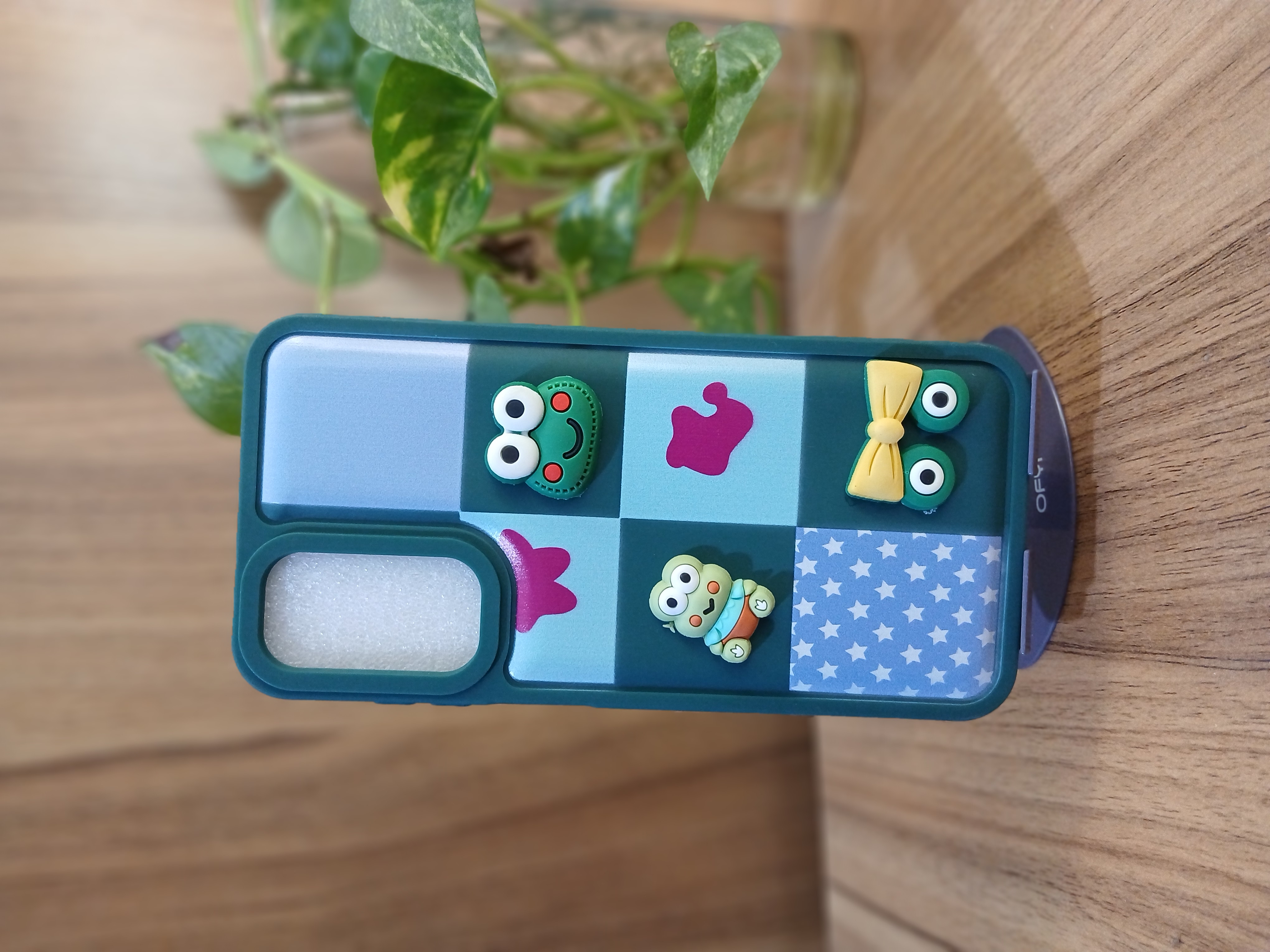 قاب فانتزی عروسکی سبز samsung a24/a25