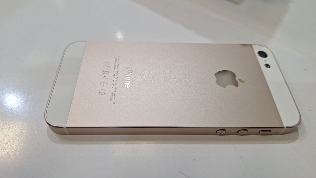 درب پشت و شاسی   iPhone  5s