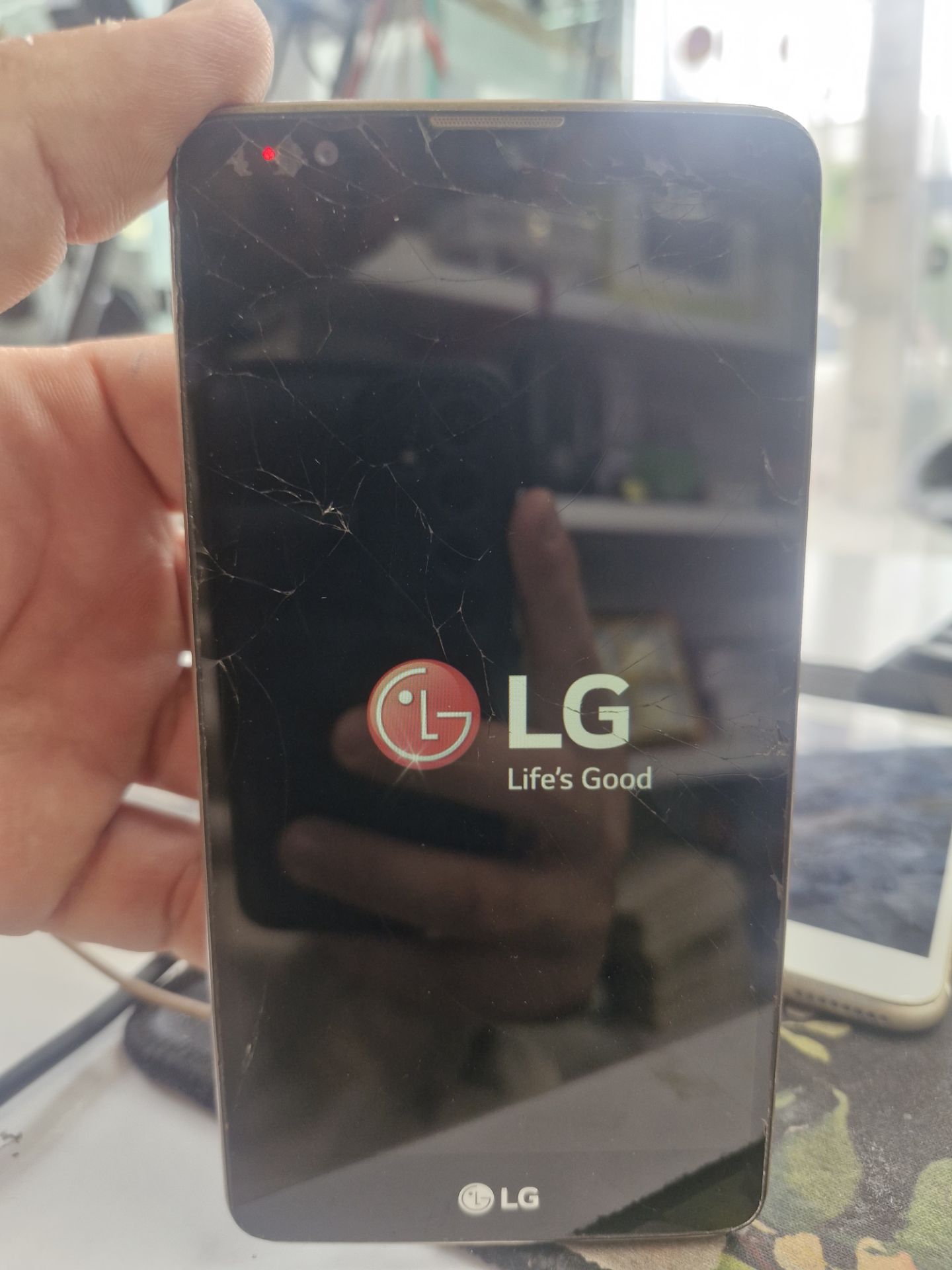 اچ ال سی دی ال جی G4 Stylus با فریم