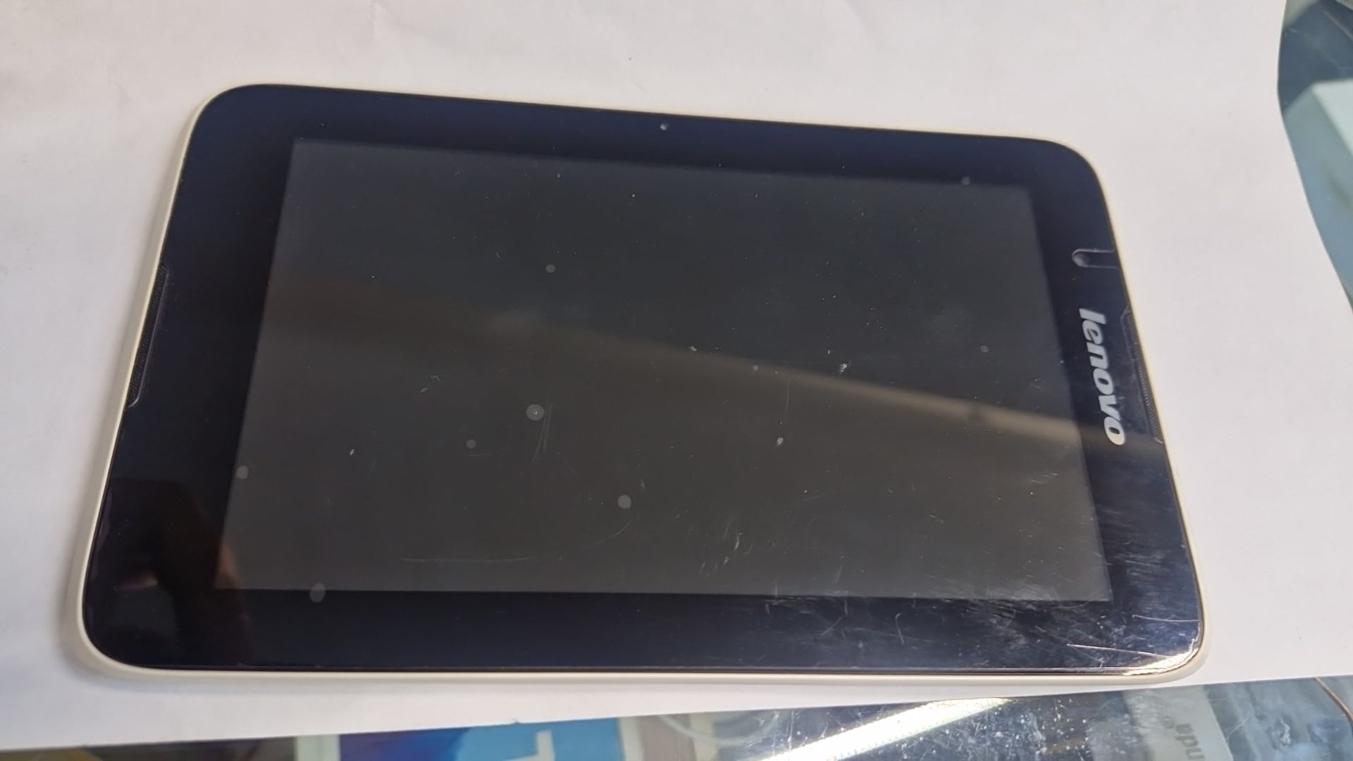lcd تاچ و ال سی دی فابریک لنوو tab a7-30 روکاری با فرم پلمپ