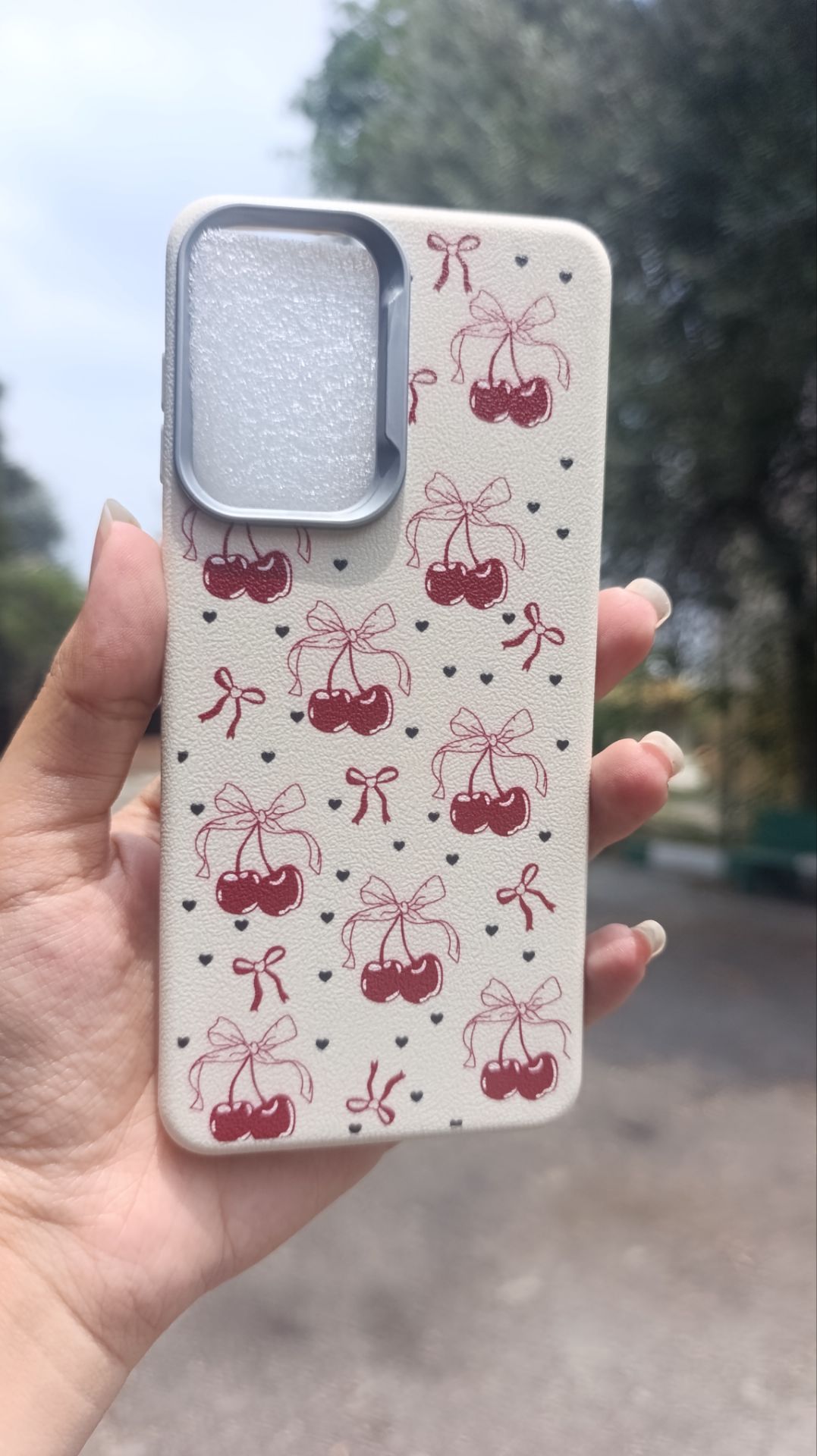 قاب سفید پینترستی طرح آلبالویی  samsung a26